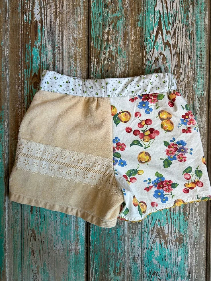 Upcycled "Curtain Call" Vintage Curtain & Towel Shorts: Women's Medium