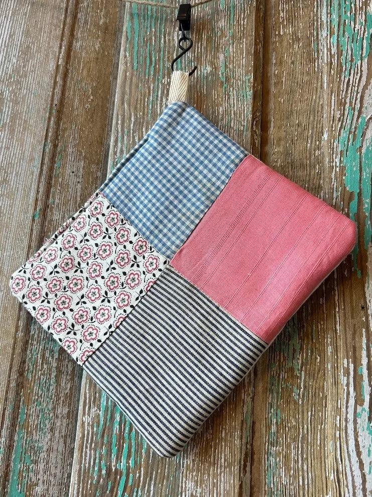 Upcycled Quilt Pot Holder: S4