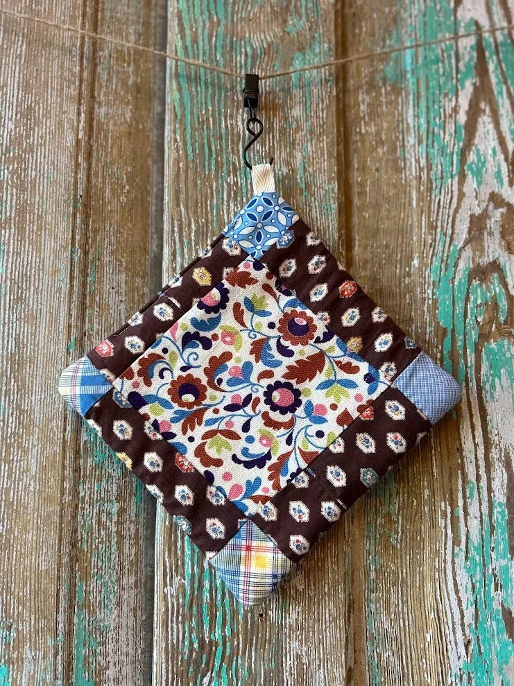 Upcycled Quilt Pot Holder: S1