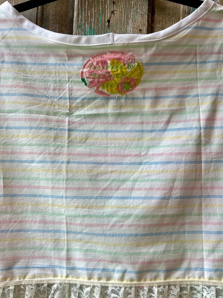 Upcycled "April Showers" Vintage Floral Coverlet Cropped Tank with Lace Hem: Women's XL
