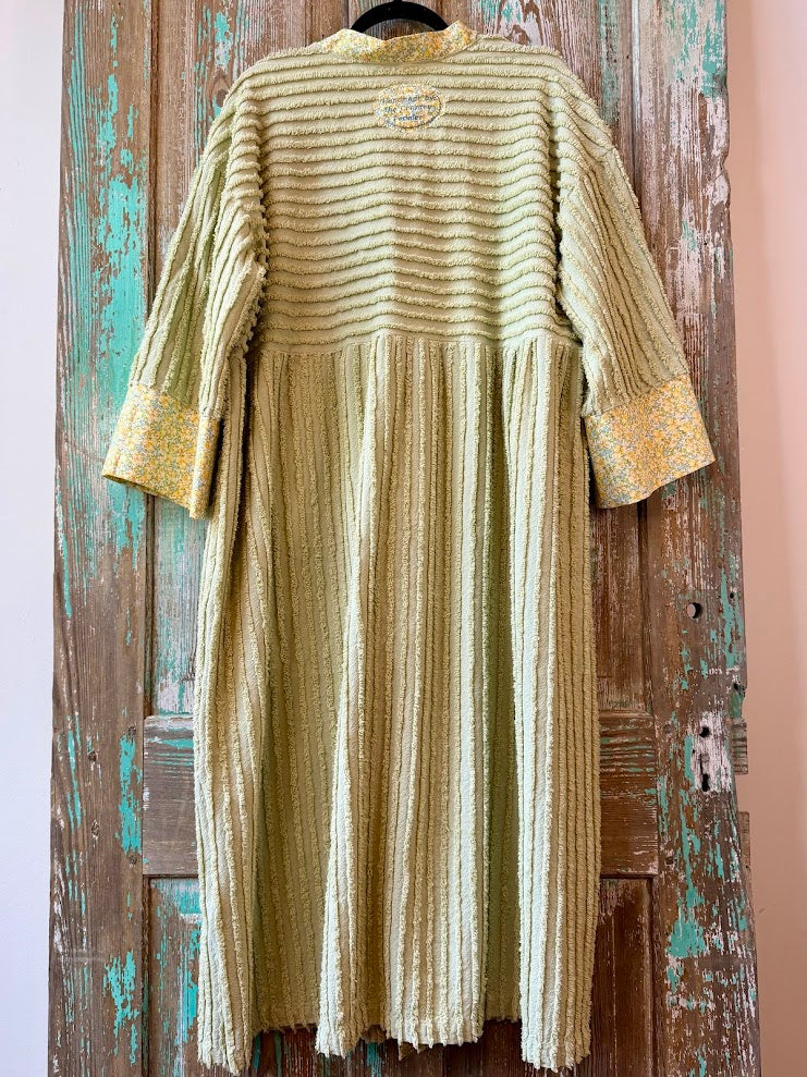 Upcycled "Fields of Green" Vintage Chenille Duster with Doily Pockets and Tie-Front: Women's Small