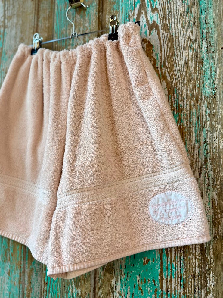 Upcycled Vintage Dusty Pink Towel Shorts with Floral Pocket: Women's Small