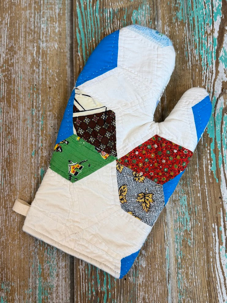 Upcycled Quilt Oven Mitt: "Tumbling Blocks"