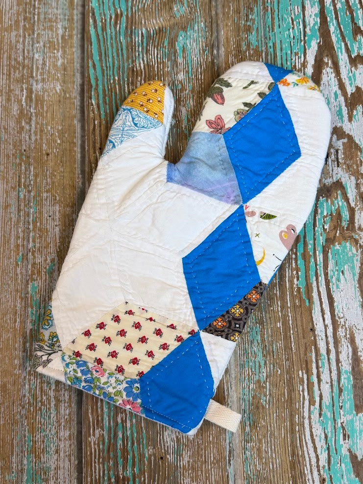 Upcycled Quilt Oven Mitt: "Tumbling Blocks"
