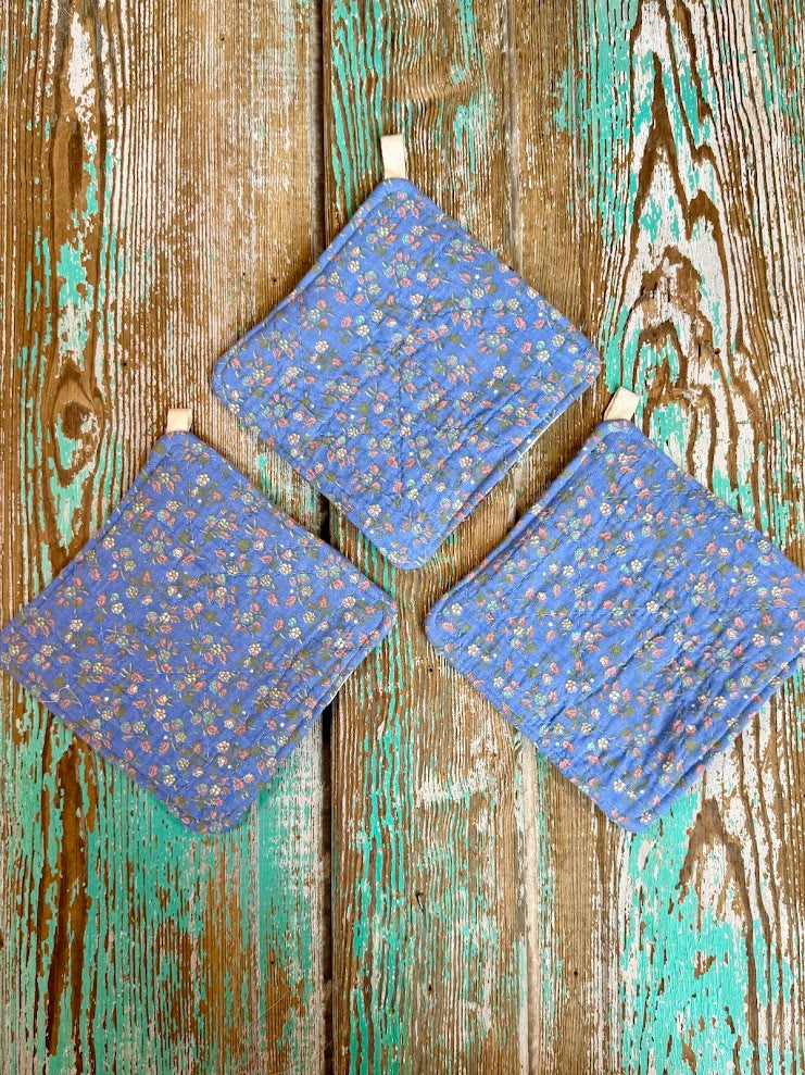 Upcycled Quilt Pot Holder: Red Friendship Star
