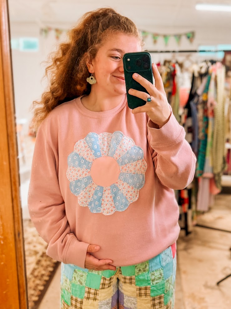 Upcycled Vintage Dresden Quilt Applique Sweatshirt- Light Pink: Women's XL