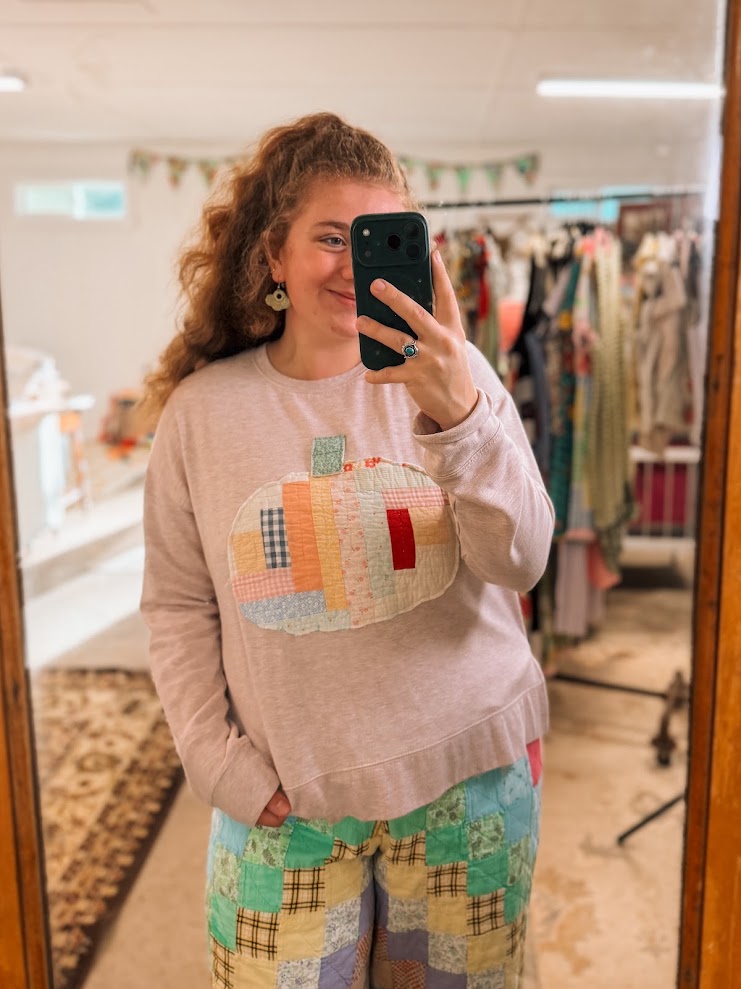 Upcycled Vintage Pumpkin Quilt Sweatshirt: Women's Large