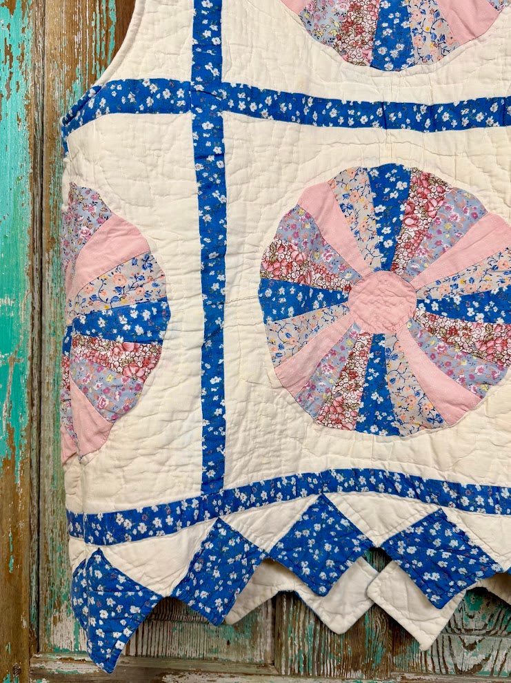 Upcycled Vintage Dresden Plate Quilt Vest with Pocket: Unisex Medium