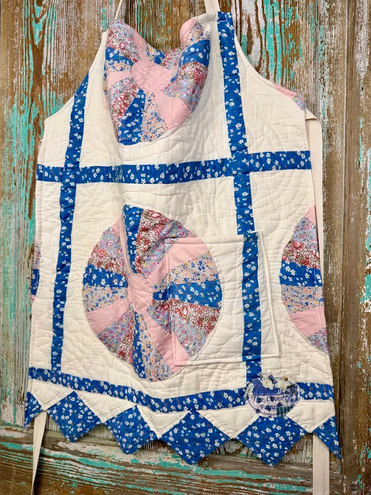 Upcycled Vintage Dresden Plate Quilt Apron: Adult Full