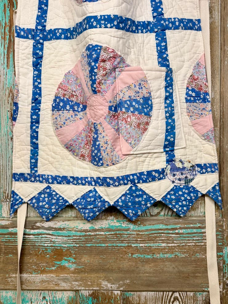 Upcycled Vintage Dresden Plate Quilt Apron: Adult Full