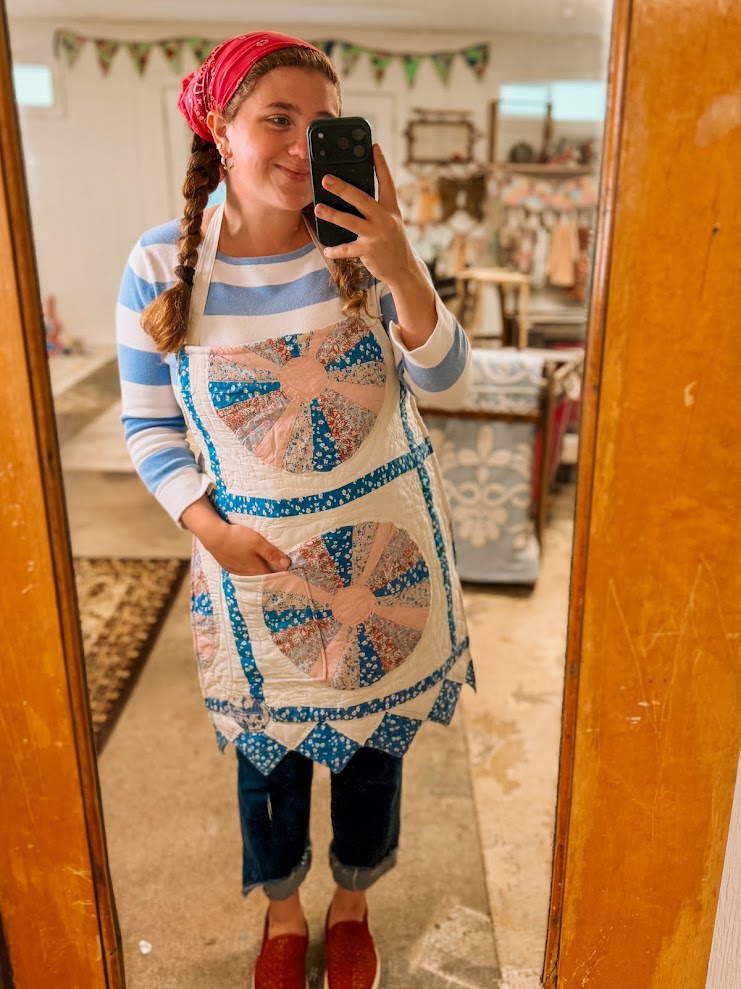 Upcycled Vintage Dresden Plate Quilt Apron: Adult Full