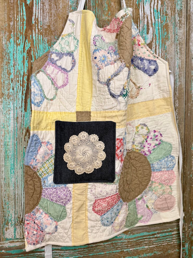 Upcycled Vintage Dresden Quilt Apron: Adult Full