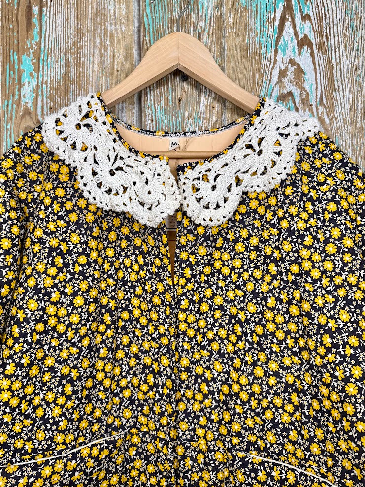 Upcycled Vintage Floral Quilt Coat with Pockets, Apron Applique, and Vintage Crochet Collar: Unisex Medium