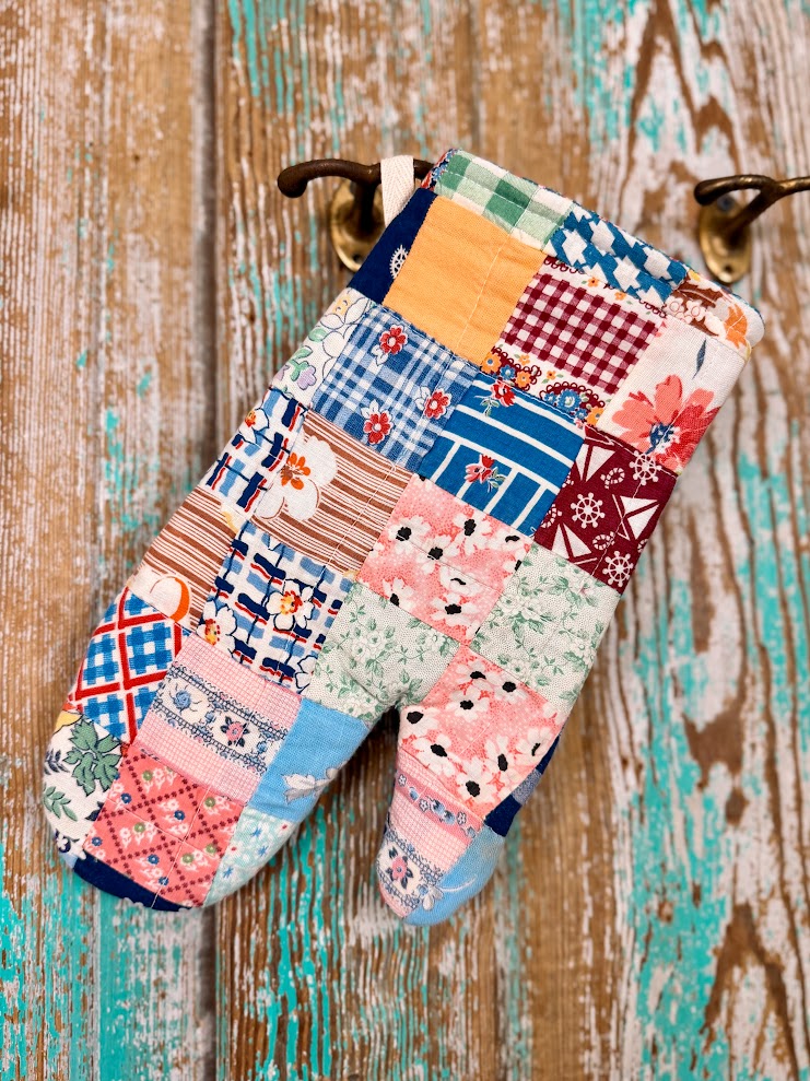 Upcycled Quilt Oven Mitt: Patchwork P1
