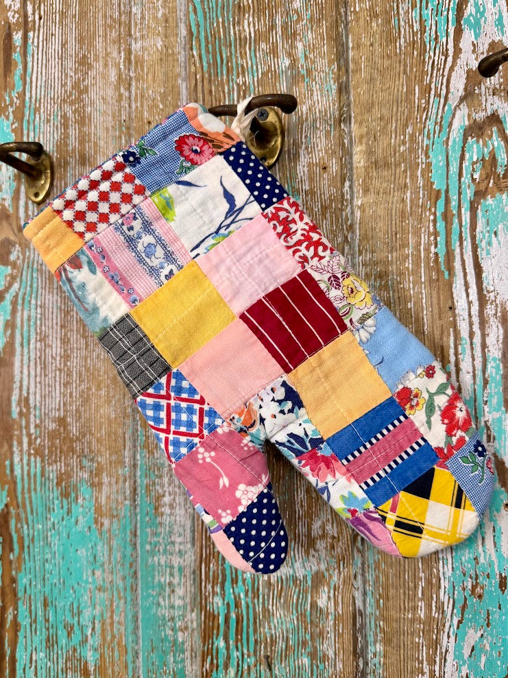 Upcycled Quilt Oven Mitt: Patchwork P1