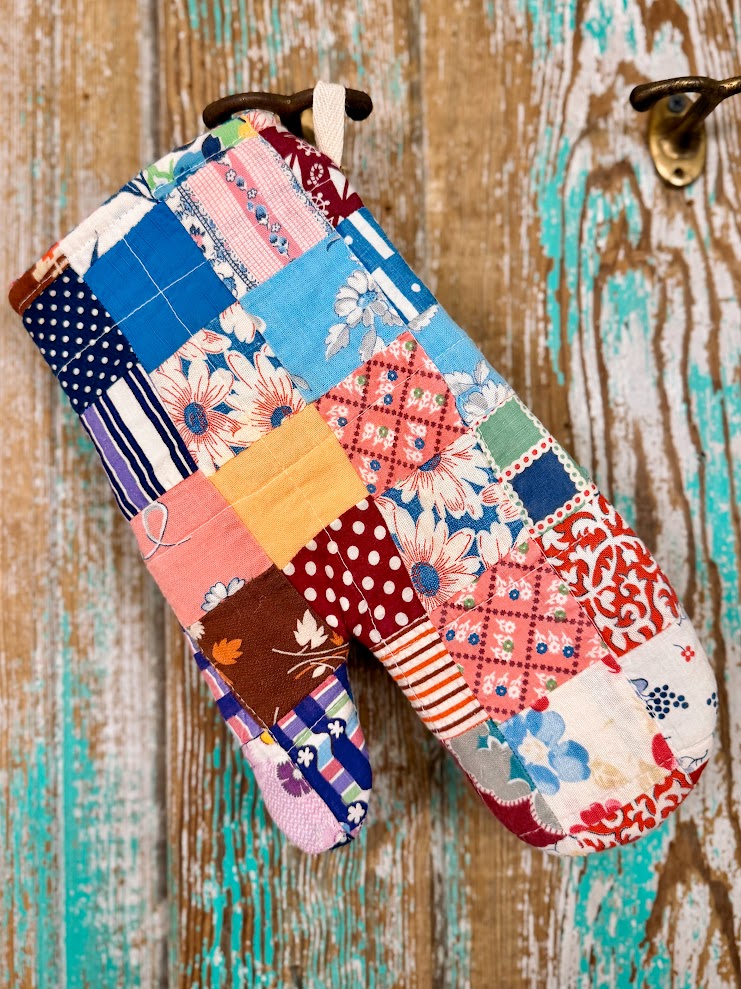 Upcycled Quilt Oven Mitt: Patchwork P2
