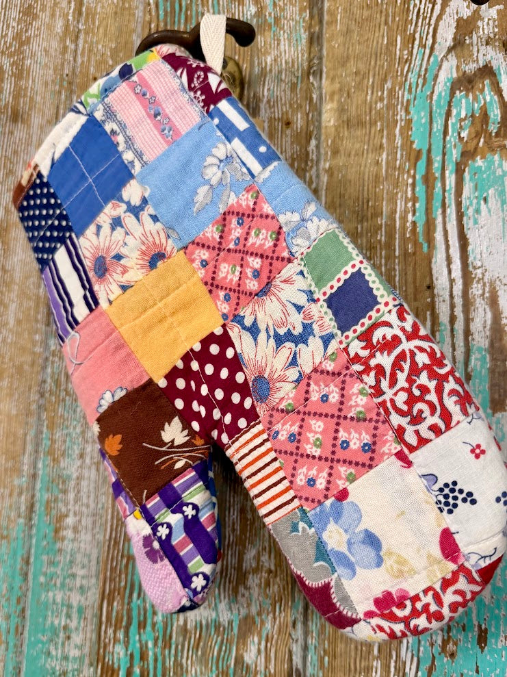 Upcycled Quilt Oven Mitt: Patchwork P2