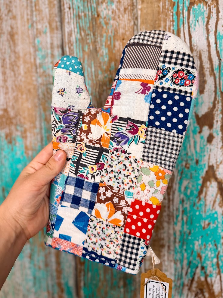 Upcycled Quilt Oven Mitt: Patchwork P4