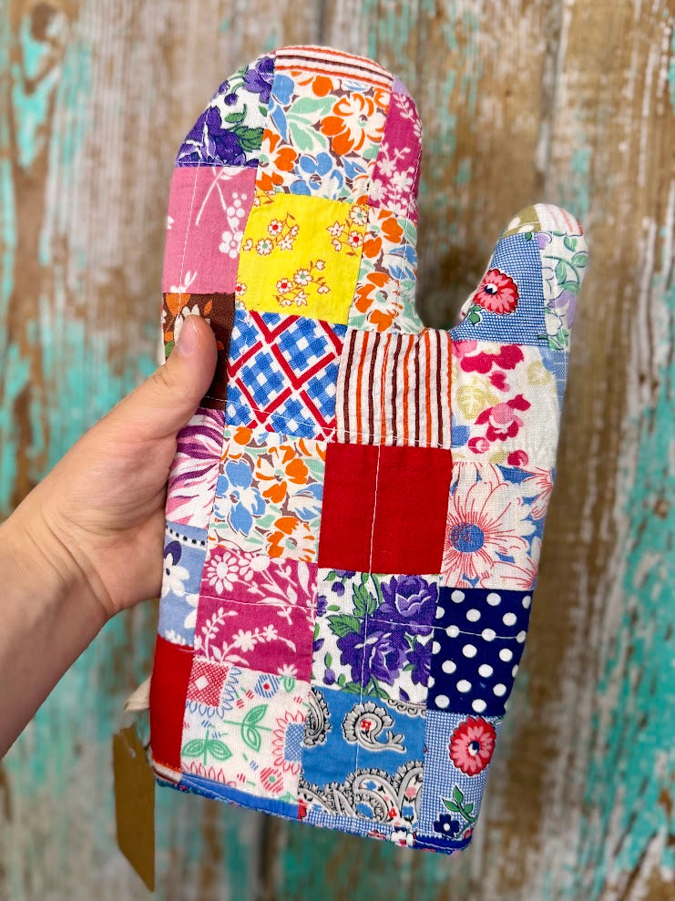 Upcycled Quilt Oven Mitt: Patchwork P4
