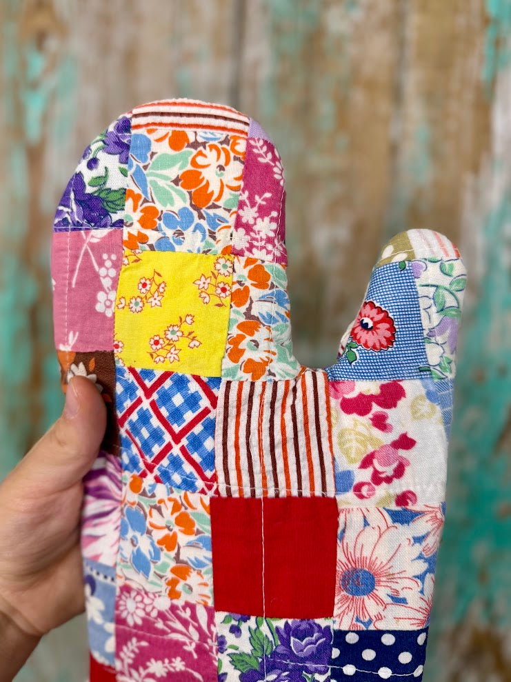 Upcycled Quilt Oven Mitt: Patchwork P4