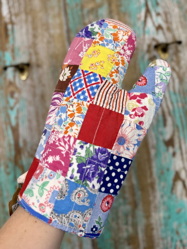Upcycled Quilt Oven Mitt: Patchwork P4