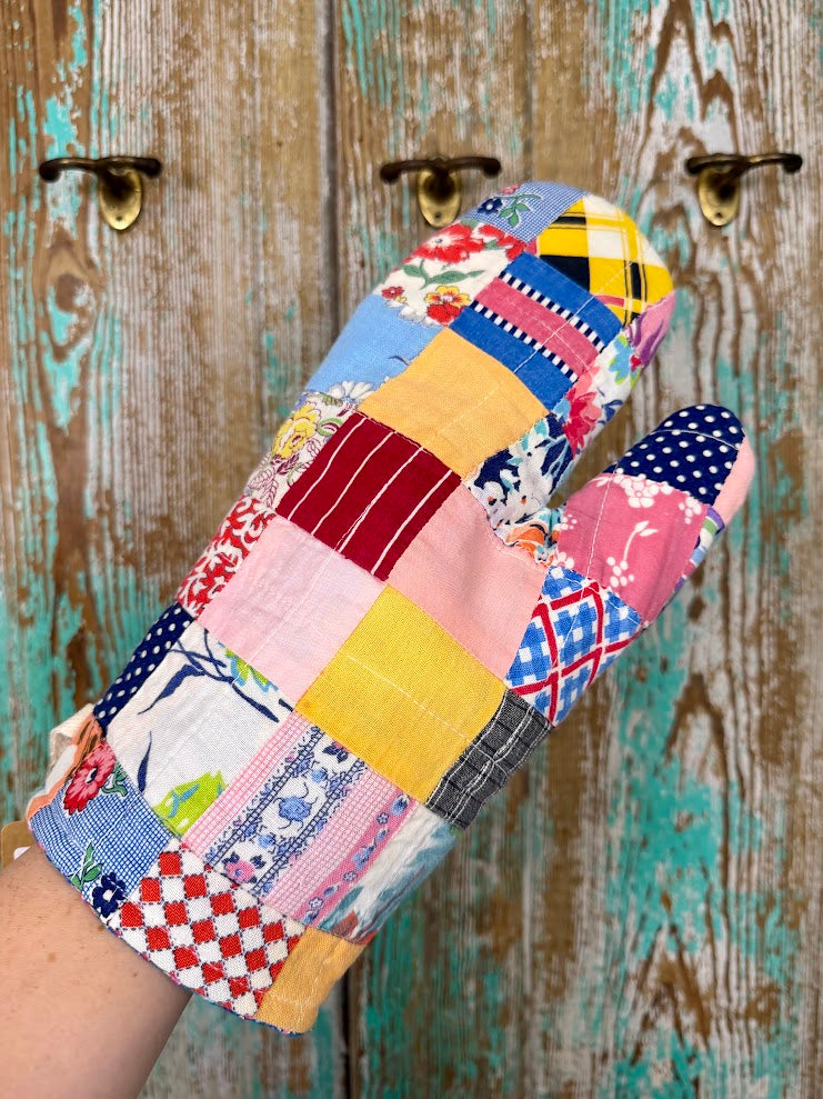 Upcycled Quilt Oven Mitt: Patchwork P1