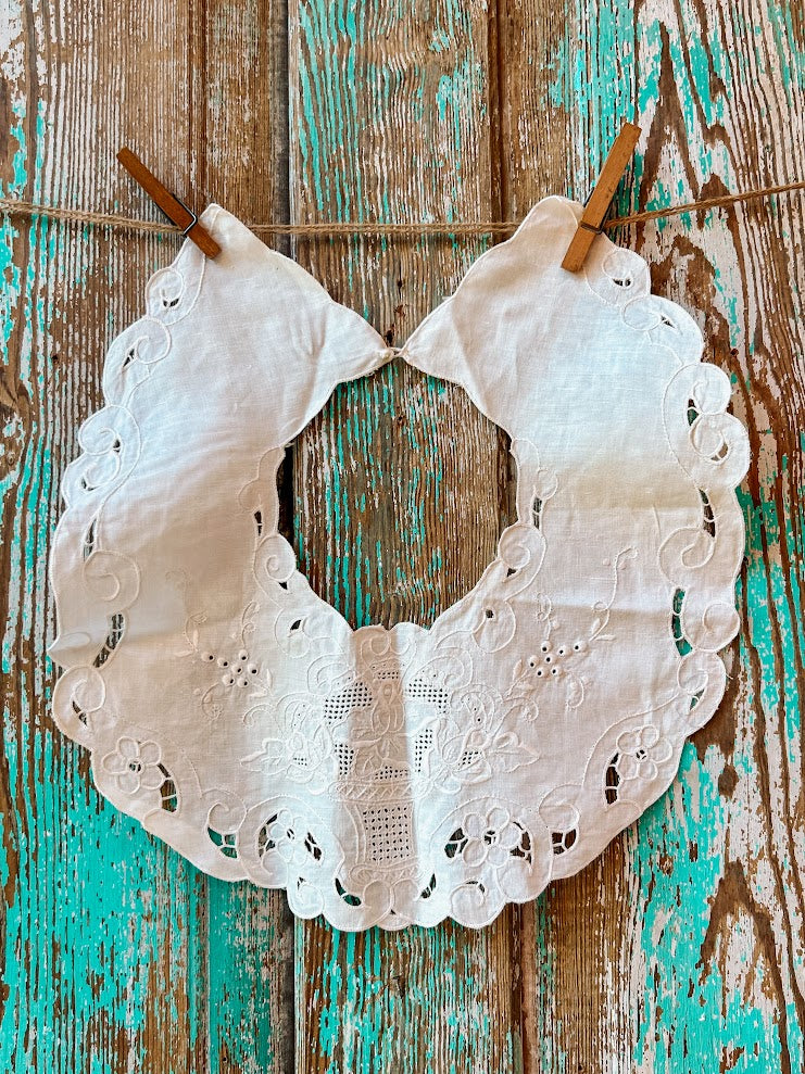 Vintage Ivory Crocheted Collar With Button