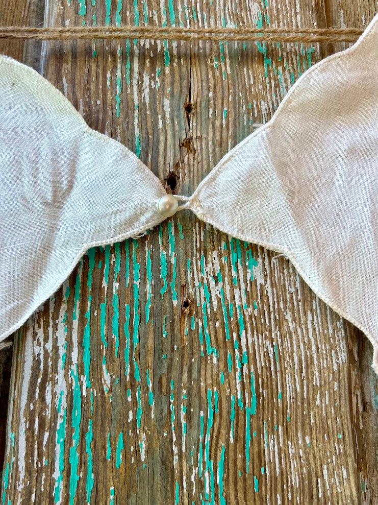 Vintage Ivory Crocheted Collar With Button