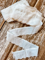 Vintage White Ivory Scalloped Trimming: 13 Yards