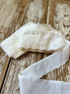 Vintage White Ivory Scalloped Trimming: 13 Yards