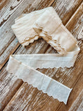 Vintage Ivory Scalloped Trimming: 20 Yards