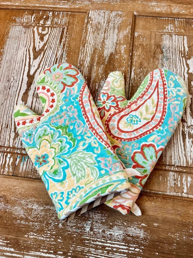 Upcycled Quilt Oven Mitt: "Paisley"