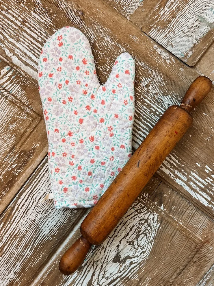Upcycled Quilt Oven Mitt: "Purple Florals"
