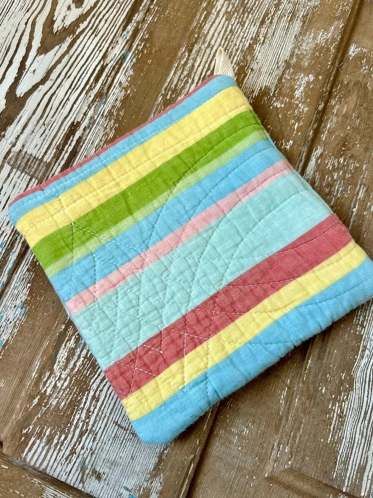 Upcycled Quilt Pot Holder: "Paisley"