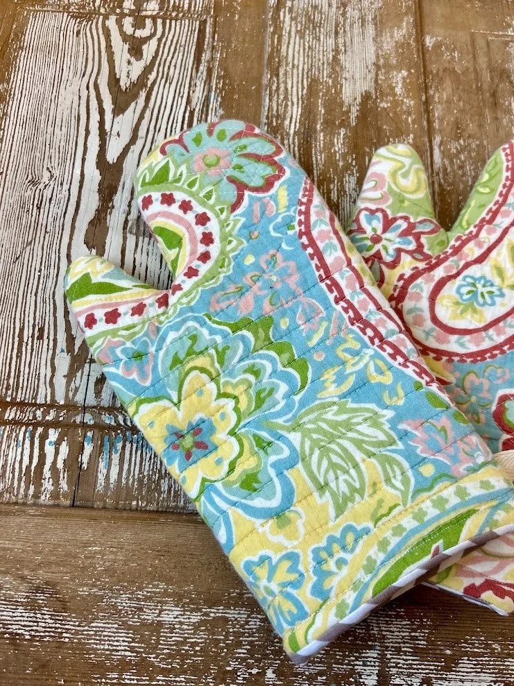Upcycled Quilt Oven Mitt: "Paisley"