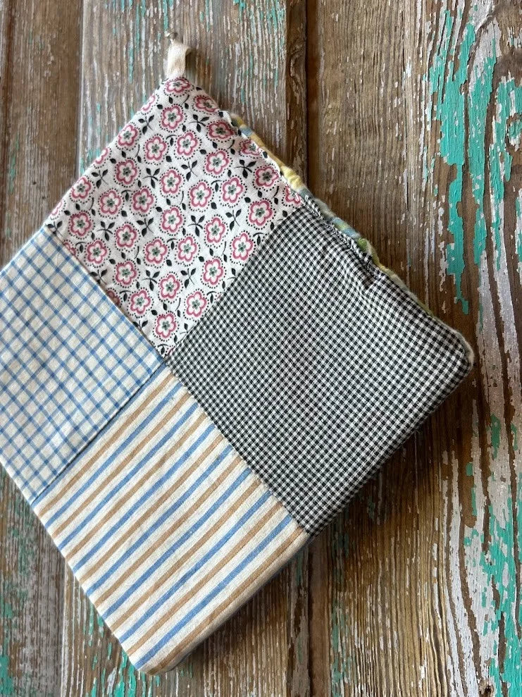 Upcycled Quilt Pot Holder: Paisley 1