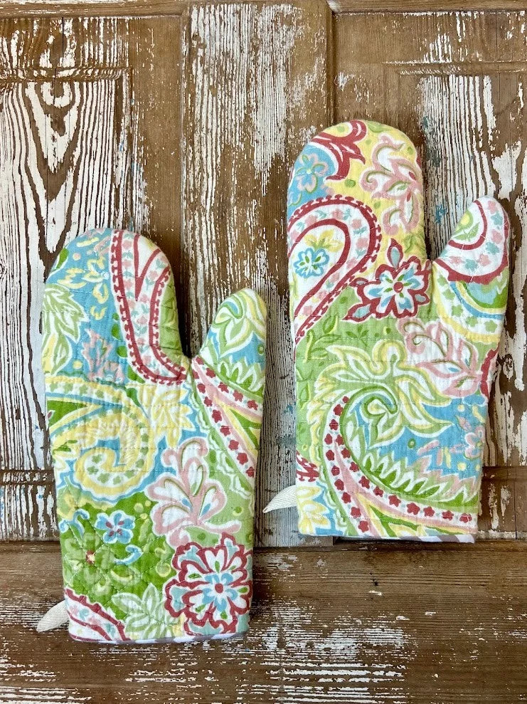 Upcycled Quilt Oven Mitt: "Paisley"