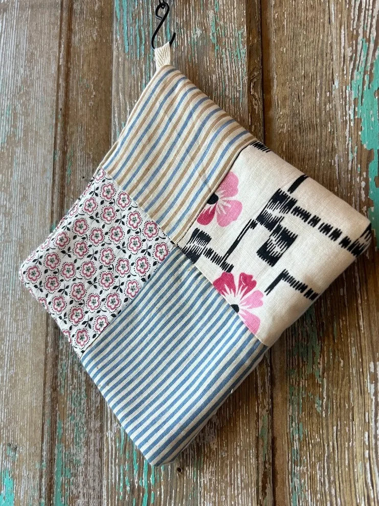 Upcycled Quilt Pot Holder: S7