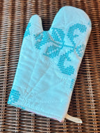 Upcycled Quilt Oven Mitt: Blue and White