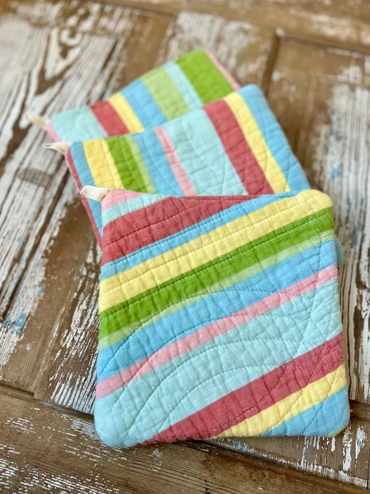 Upcycled Quilt Pot Holder: "Paisley"