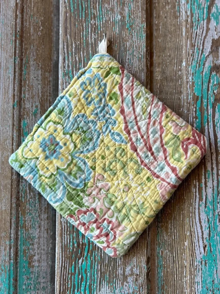 Upcycled Quilt Pot Holder: Paisley 1